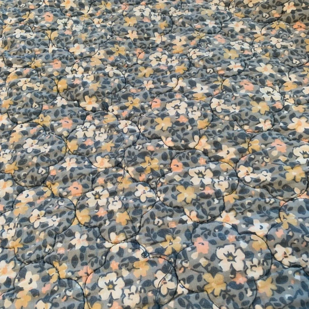 Home Classics Floral Reversible quilt